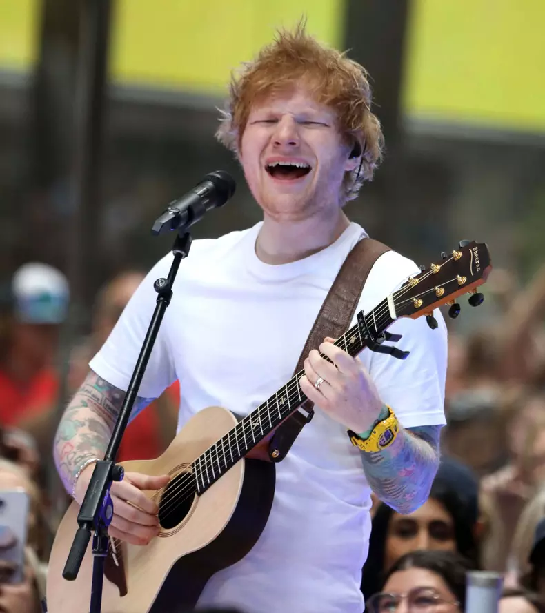 Ed Sheeran explică de ce are propriul mormânt în curtea casei sale