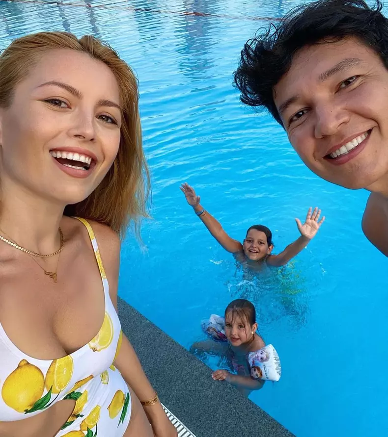 Elena Gheorghe și soțul ei, Cornel Ene, împlinesc luna aceasta 10 ani de la căsătorie (1)