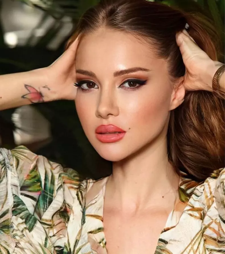 Ce-interventii-estetice-si-a-facut-Otilia-Bilionera-1