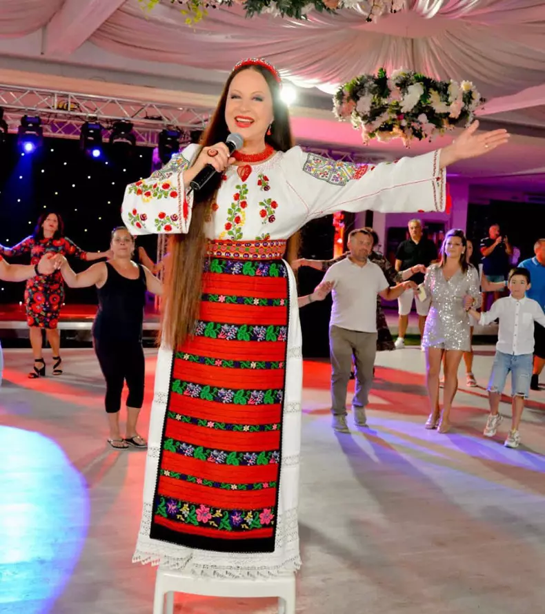 Maria-Dragomiroiu-despre-parul-ei-lung-1