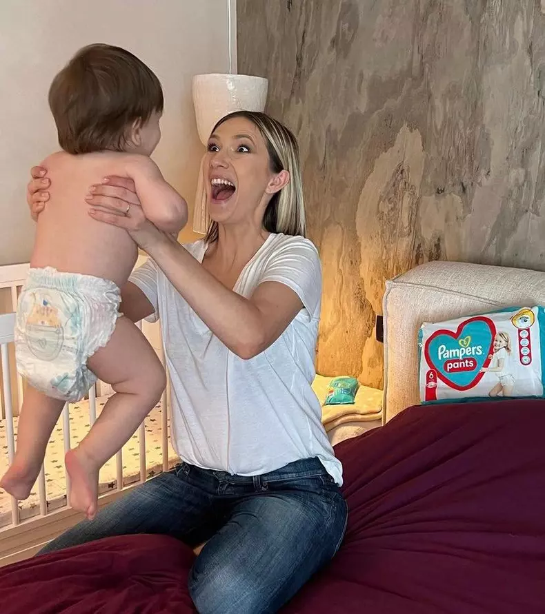 Adela si fiul ei, Adrian