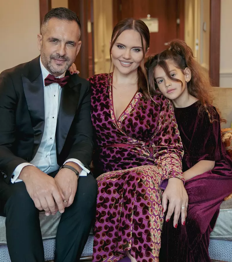 Cristina Șișcanu, Mădălin Ionescu și fiica lor, Petra