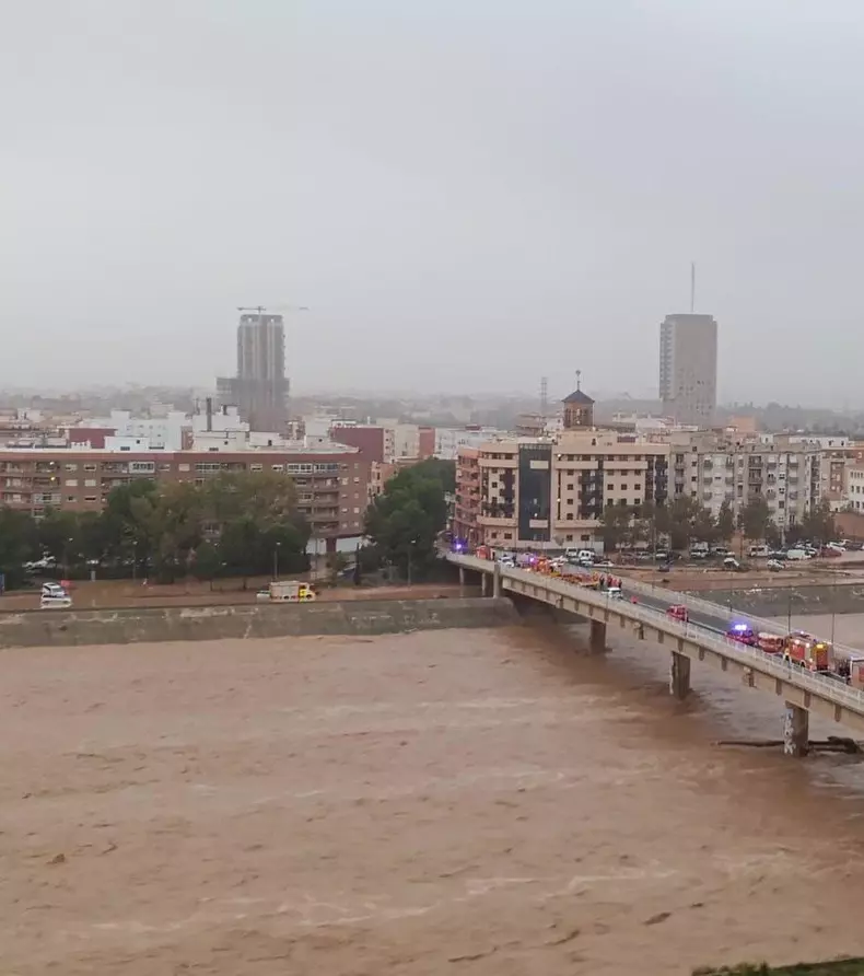 imagini-apocaliptice-dupa-inundatiile-catastrofale-cu-51-de-morti-din-spania-victimele-sunt-cautate-cu-dronele-932067