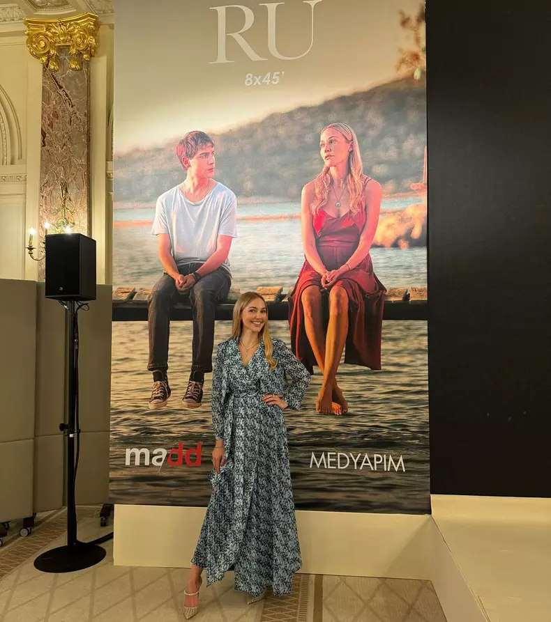 Meryem Uzerli e la Cannes, la MIPCOM  (1)