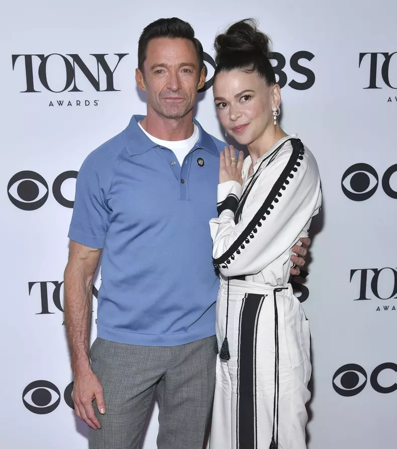 Hugh Jackman and Sutton Foster romance rumors swirl - 10/25/24