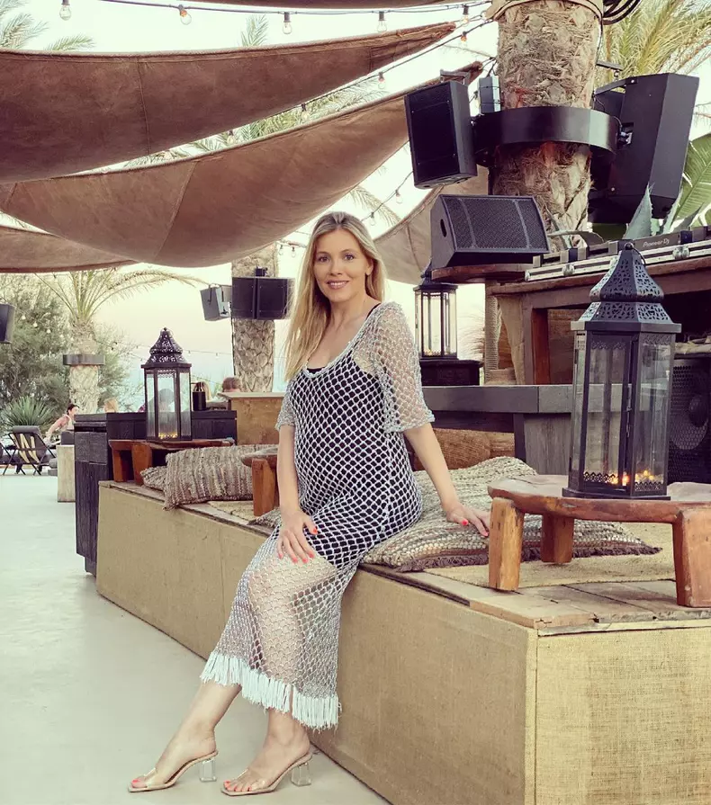 Andreea Ibacka, ședință foto în vacanță. Însărcinată în al doilea trimestru, actrița a plecat în Grecia (1)