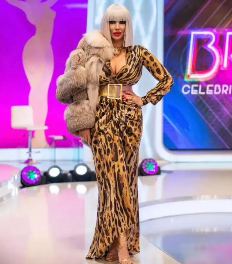 Raluca-Badulescu-are-propriul-stil-vestimentar