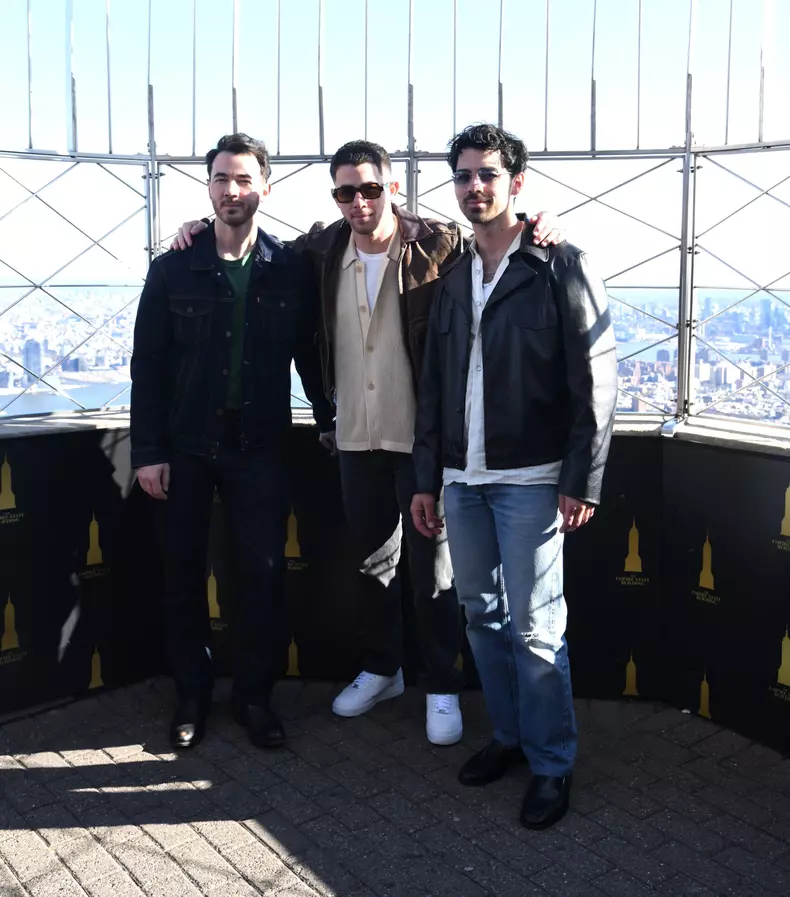 Jonas Brothers Light Up The Empire State Building