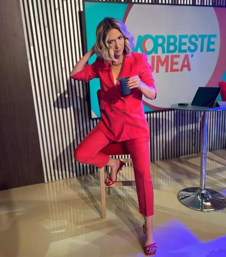 Adela Popescu a dezvăluit că ceva îi lipsește. Prin ce trece vedeta Pro TV. „Mă arde dorul”