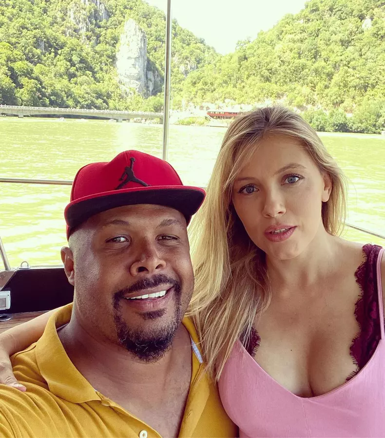 233928027_832243684097942_883928466983283070_n