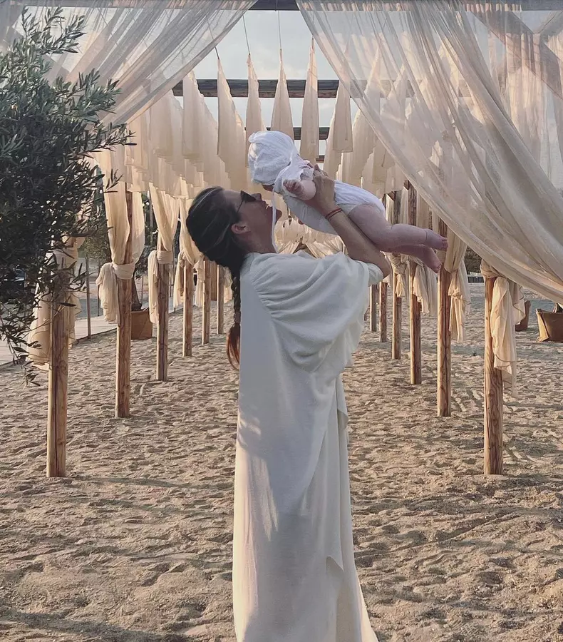 roxana-hulpe-a-slabit-40-de-kilograme-dupa-ce-a-nascut-1