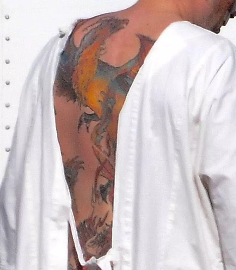 Ben Affleck are pe spate un tatuaj cu pasărea Phoenix