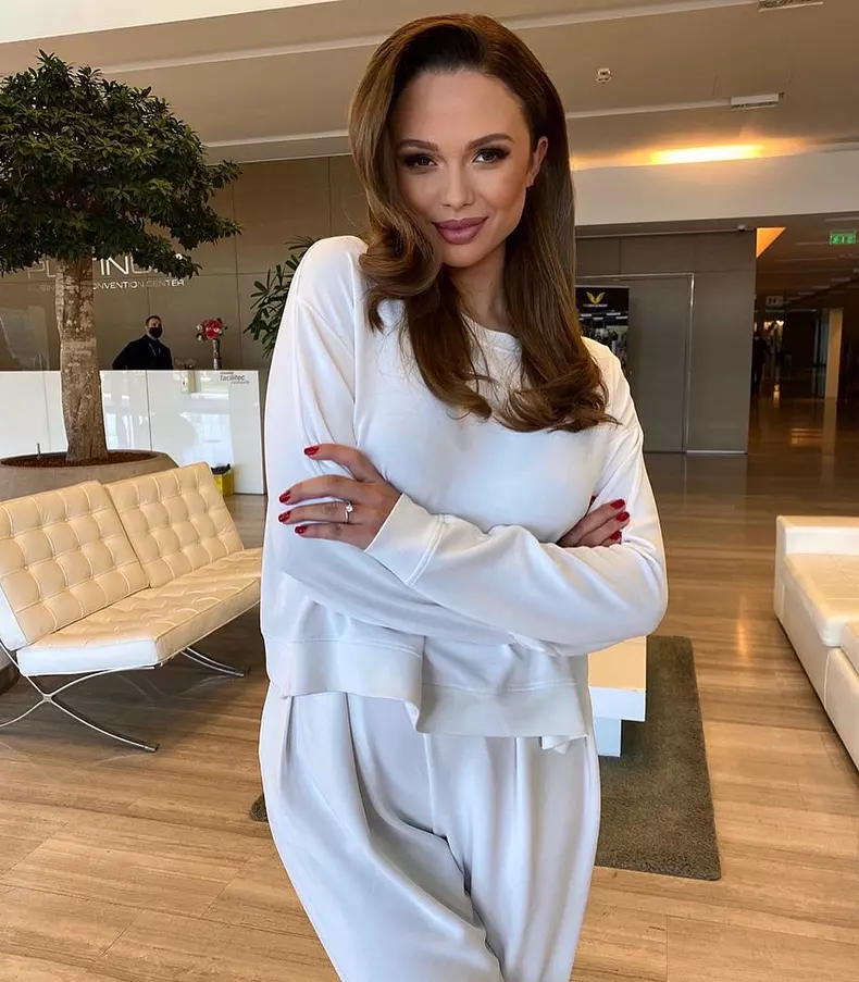 Ana-Maria-Pacuraru-insarcinata-7