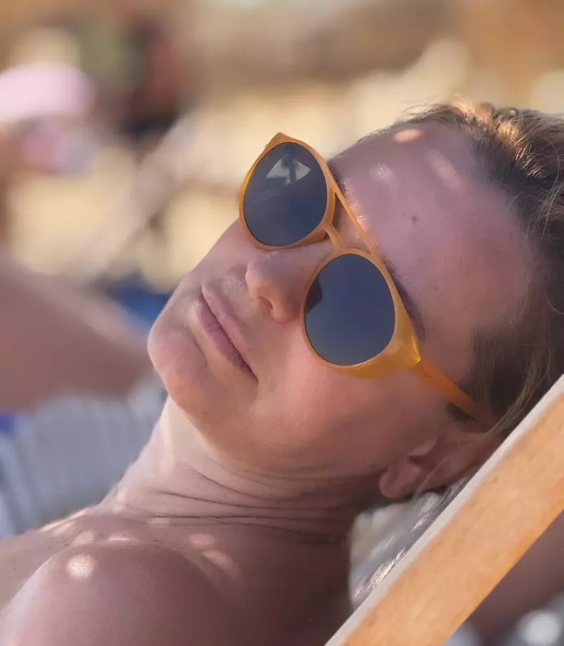 Andreea Esca în costum de baie (2)