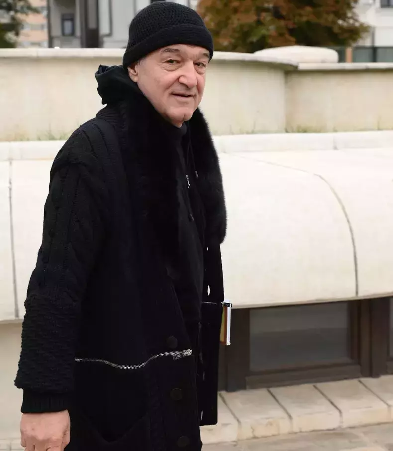 gigi-becali-caciula-1