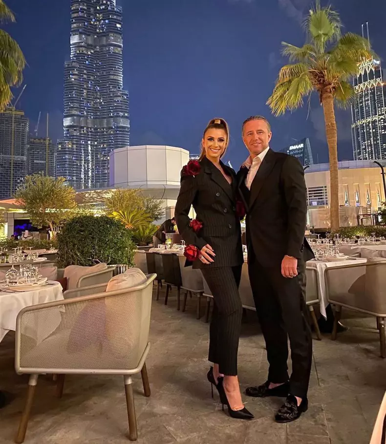 ana-si-reghe-890x1024-1