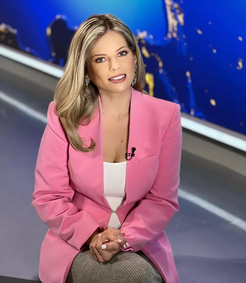 roxana-hulpe-despre-emotiile-prin-care-a-trecut-cand-a-aflat-ca-e-insarcinata.-cum-a-reactionat-sotul-vedetei-pro-tv-8