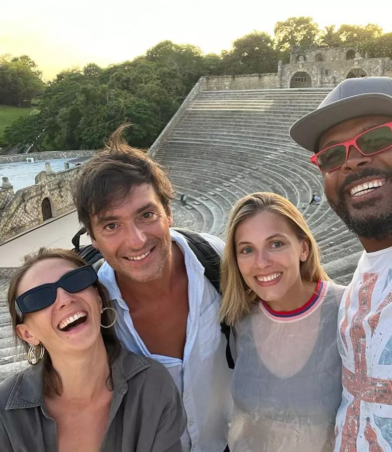 Ce-obiect-nu-a-gasit-Adela-Popescu-in-Republica-Dominicana-6