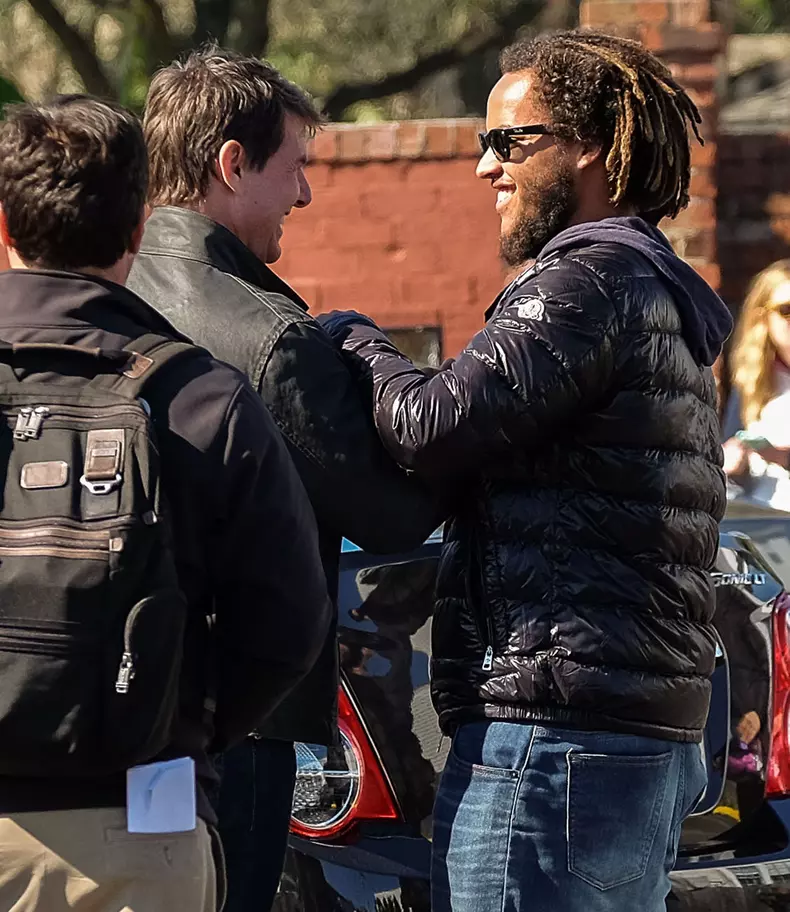 Exclusive... Tom Cruise Gets A Special Visitor On The Set Of 'Jack Reacher: Never Go Back'