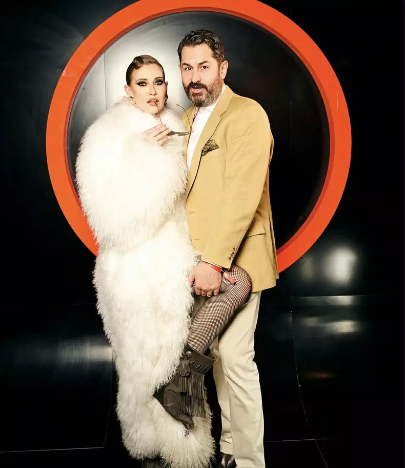 Iulia Albu și Mike5