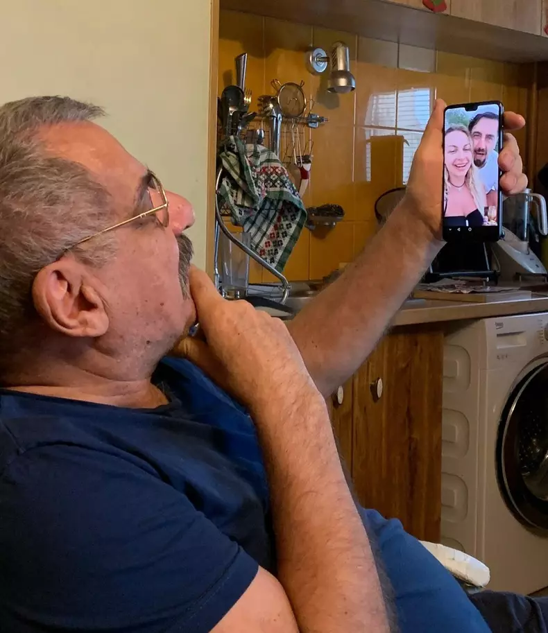alexandru georgescu cu eliza la telefon