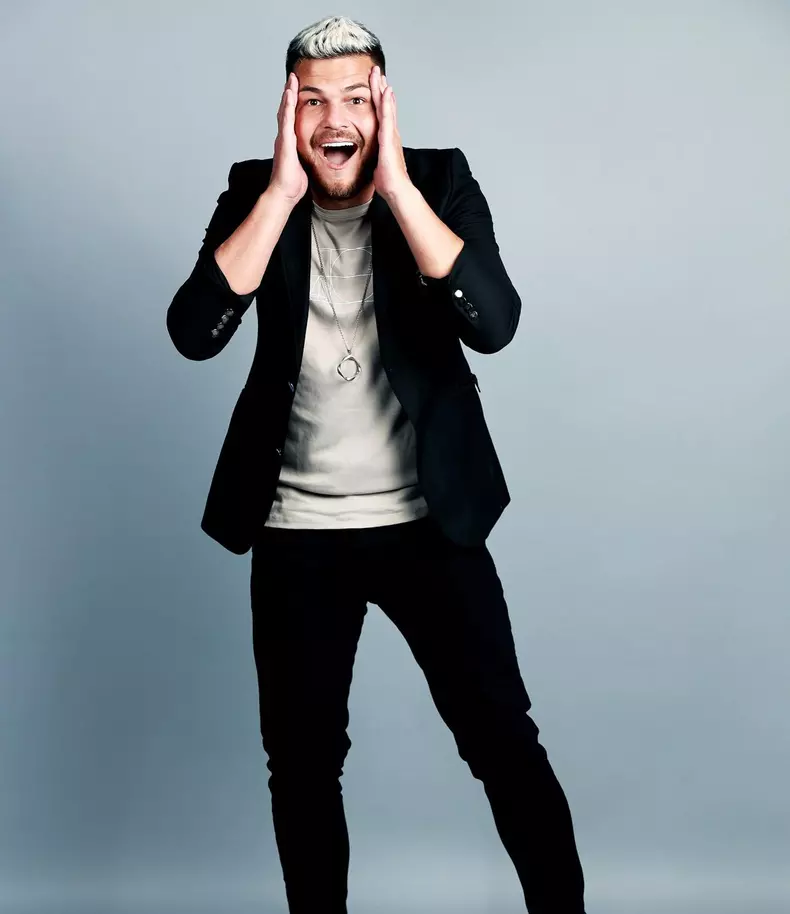 sunt-celebru-scoate-ma-de-aici-4