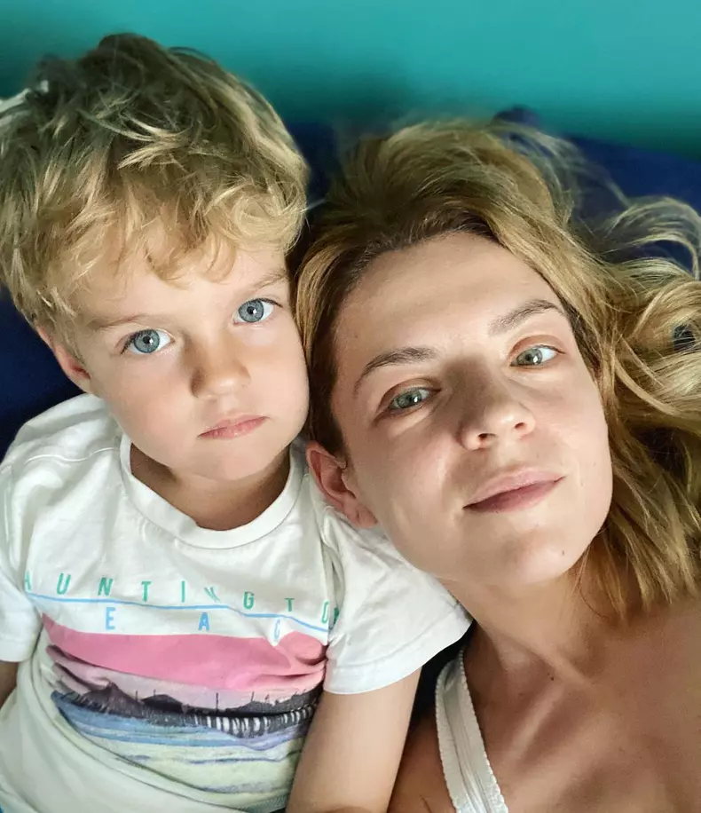 Vichi Raileanu și fiul ei Carol
