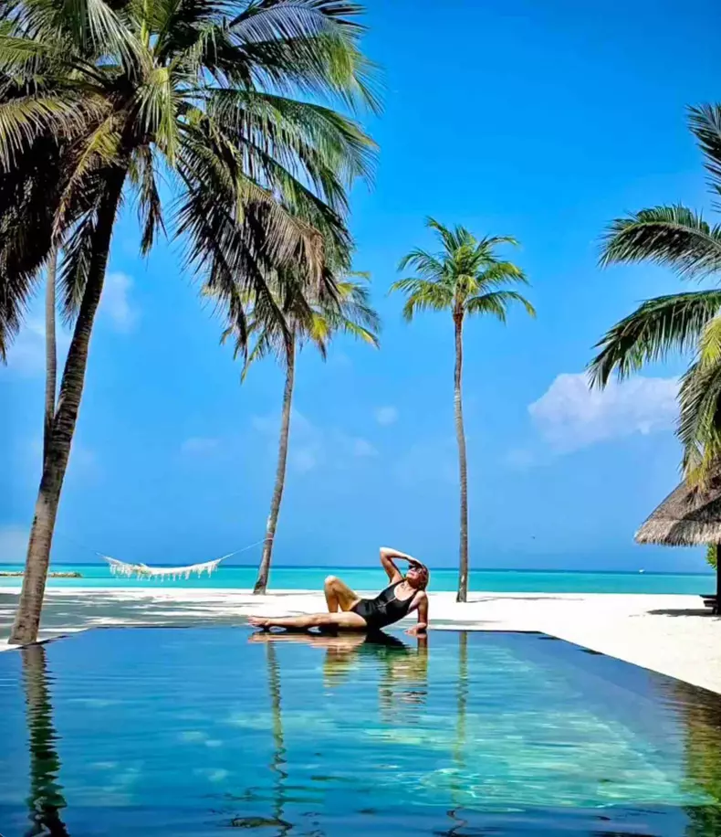 Kim Cattrall - imagini din luna de miere din Maldive
