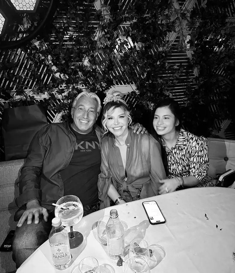 Loredana a împlinit 53 de ani. Cum și-a petrecut vedeta Antenei 1 ziua de naștere