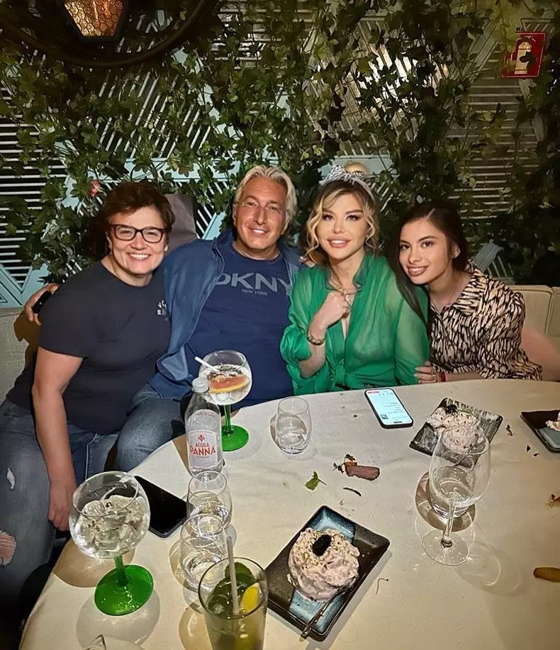 Loredana a împlinit 53 de ani. Cum și-a petrecut vedeta Antenei 1 ziua de naștere