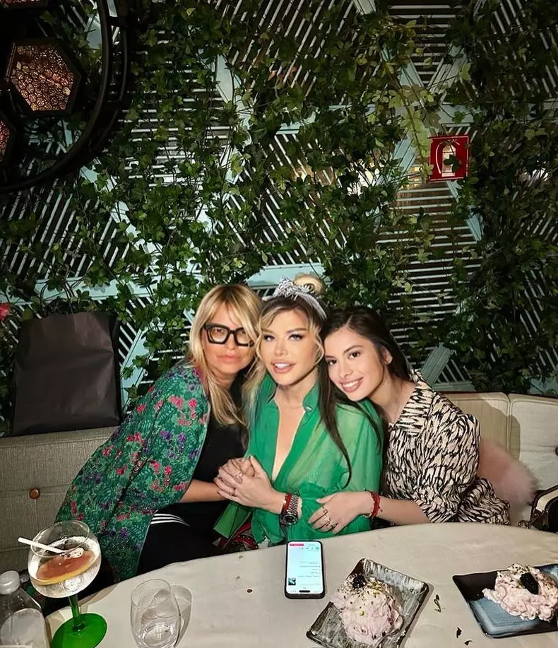 Loredana a împlinit 53 de ani. Cum și-a petrecut vedeta Antenei 1 ziua de naștere