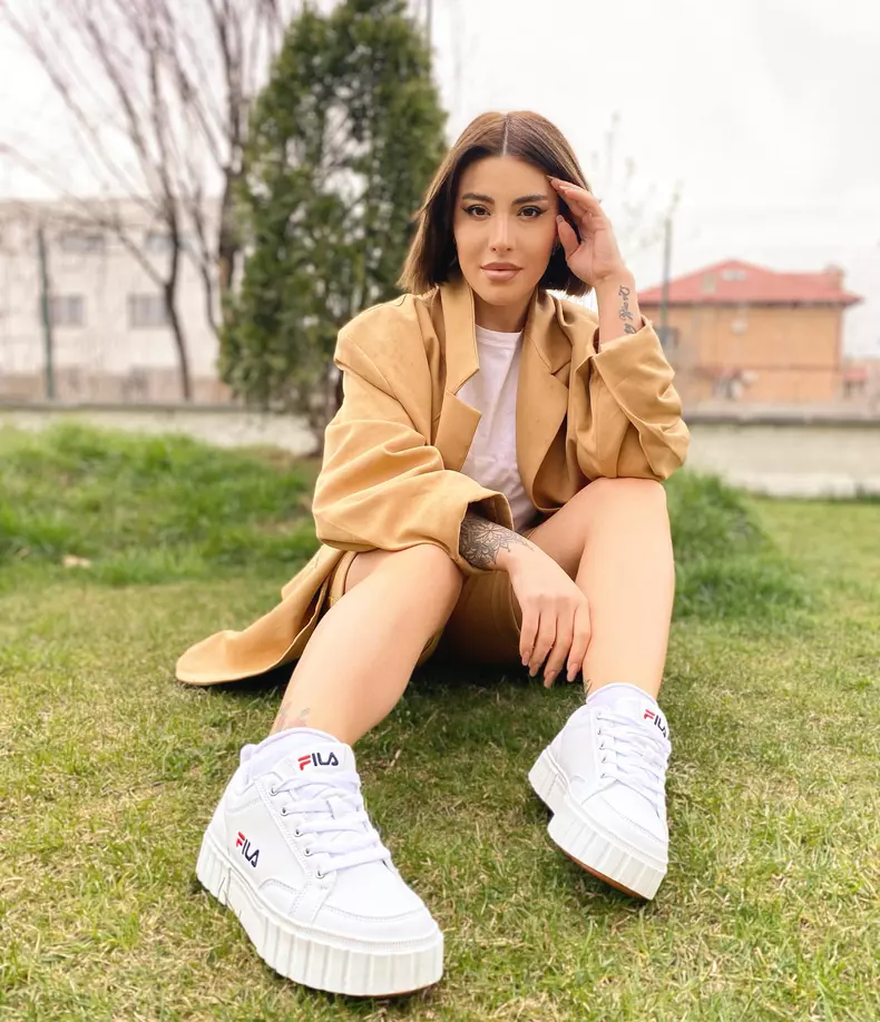 nicoleta-nuca-artista