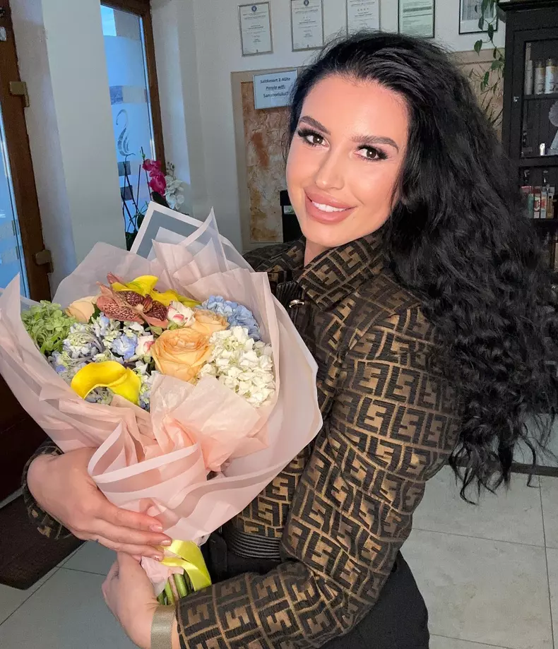 mirela banias 40 de ani