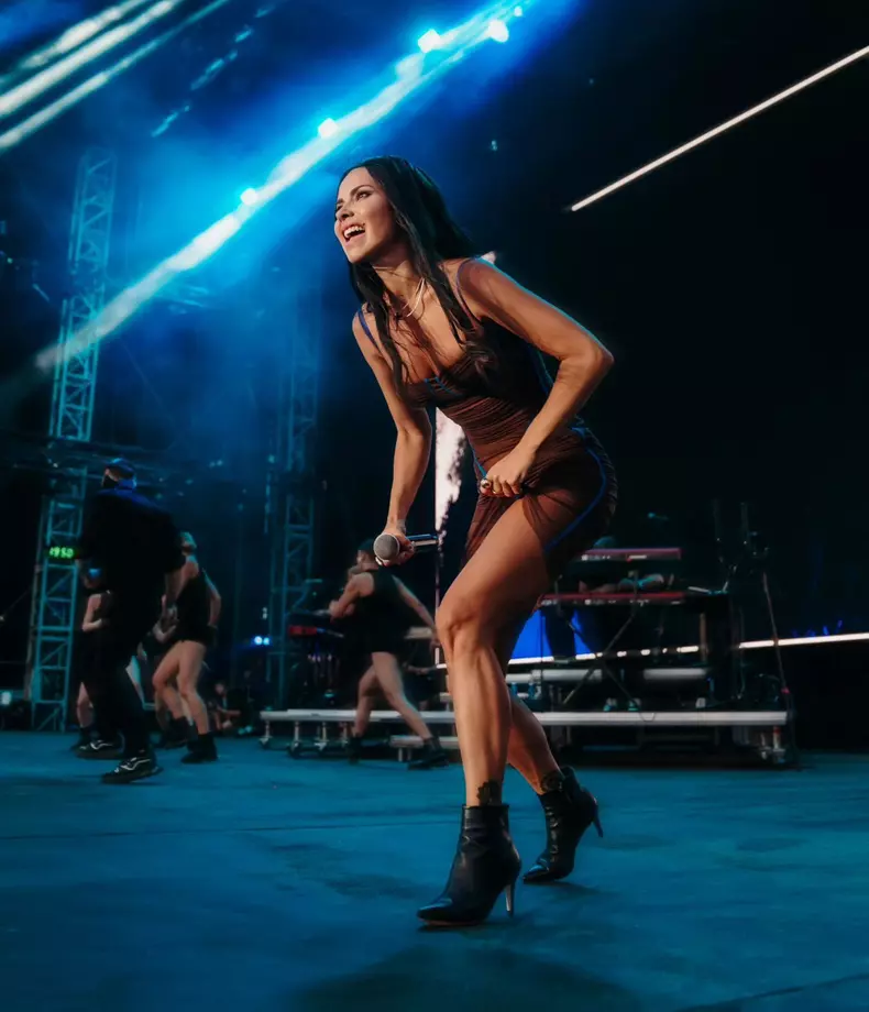 inna cantand
