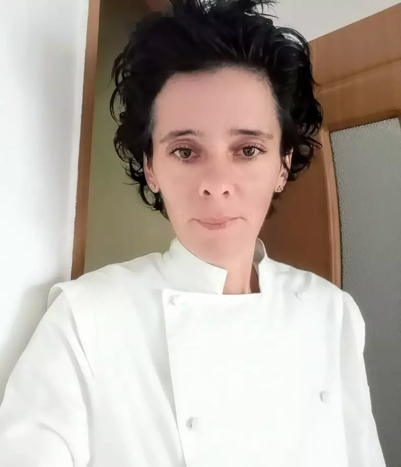 Mirela-Negoiță-Chefi-la-cutite-2