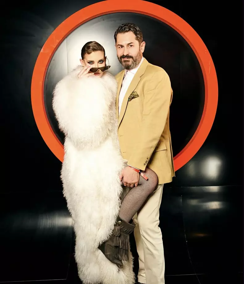 Iulia Albu și Mike2