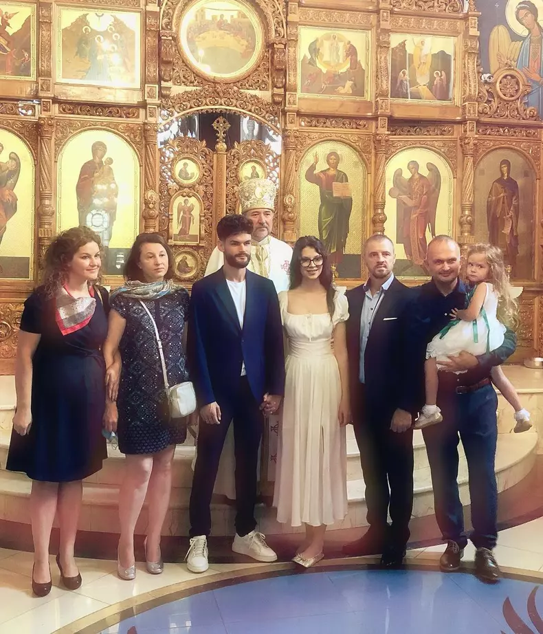 Cleopatra-Stratan-cununie-religioasa-la-Chisinau.-Cum-a-aratat-rochia-miresei