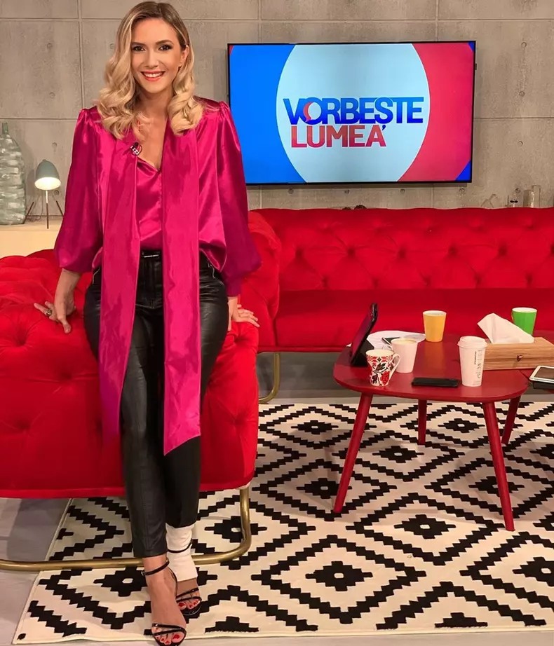 Adela Popescu
