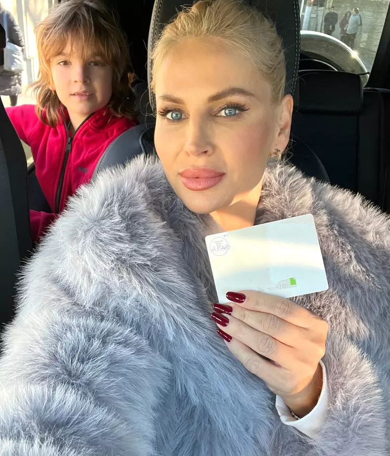 Andreea Bănică și fiul ei, Noah, vot 2024 (1)
