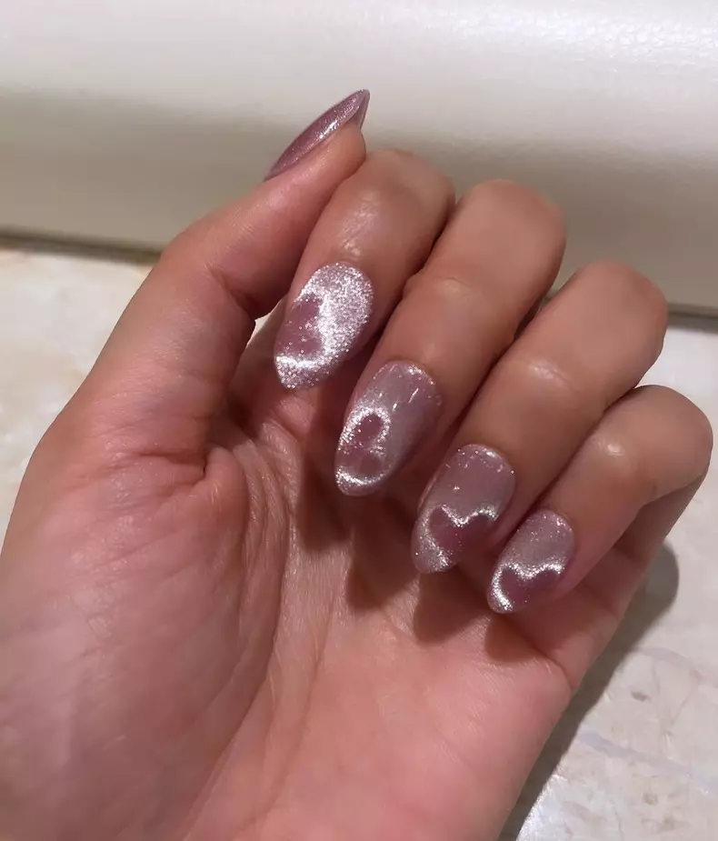 Unghii cat-eye