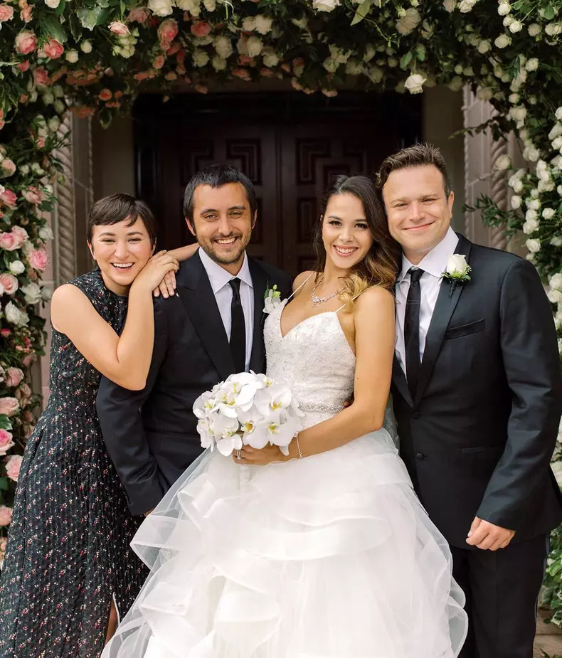 Zelda, Cody, Maria Flores și Zak Pym Williams