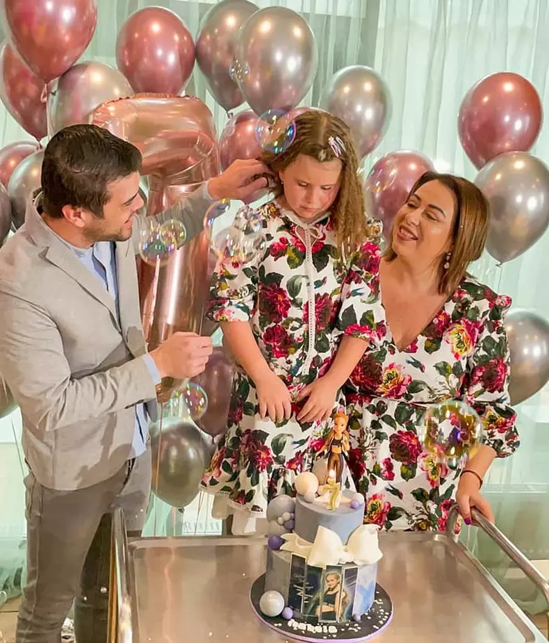 Oana Roman și Marius Elisei ziua de naștere Isabela (5)