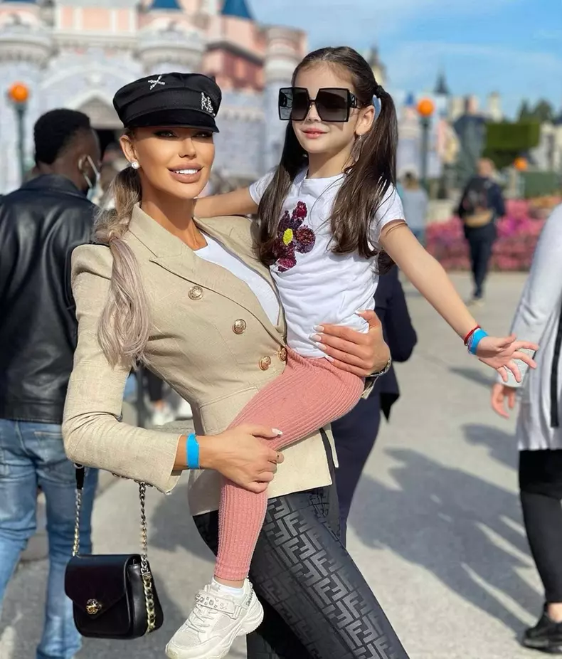 Bianca Drăgușanu fiica Sofia Natalia Disneyland