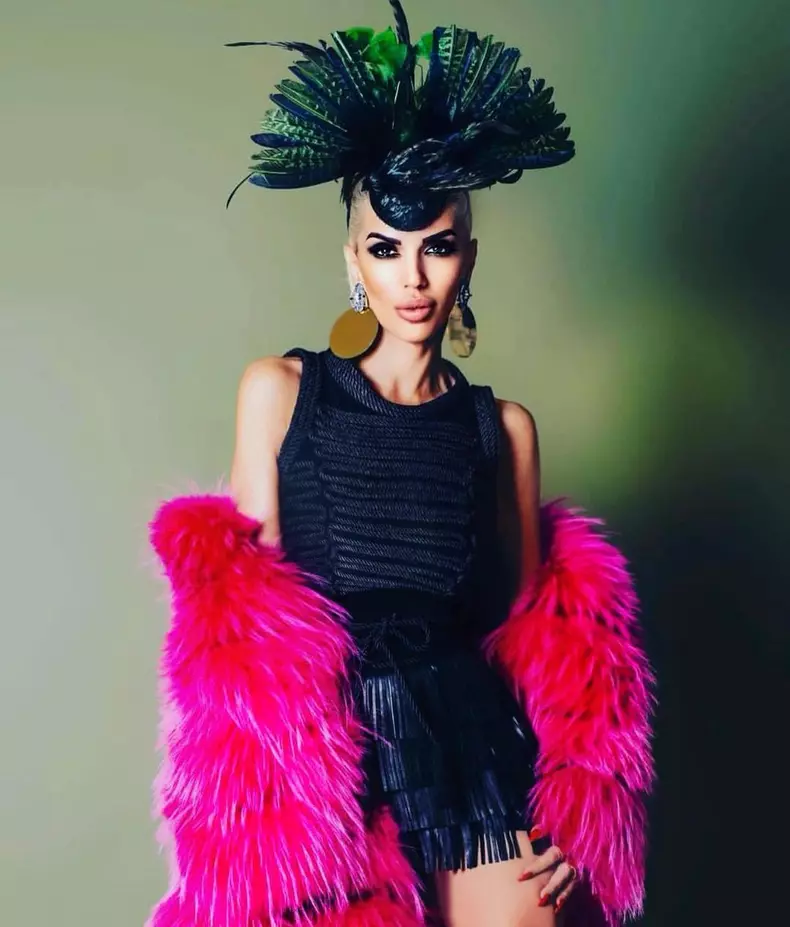 Raluca-Badulesca-mandra-de-notelele-pe-care-fiul-ei-le-a-luat-la-Bac-1