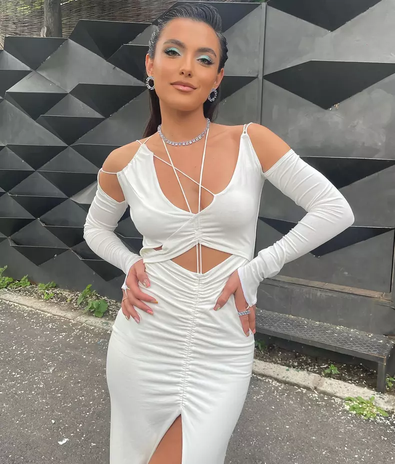 Alexia-Eram-2