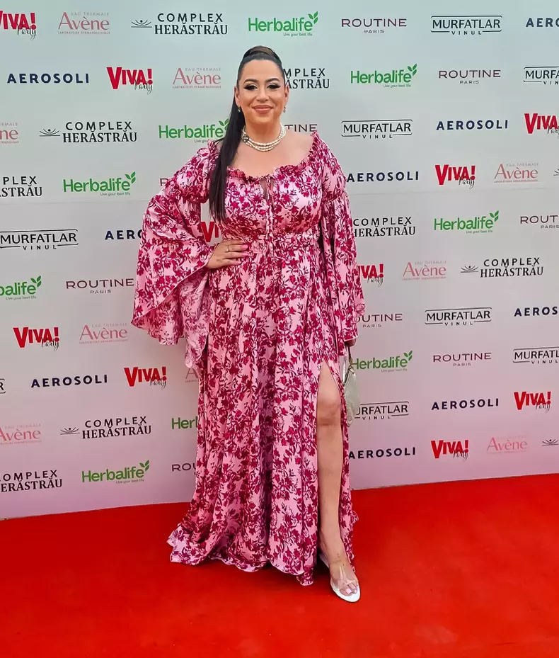 oana roman petrecere viva