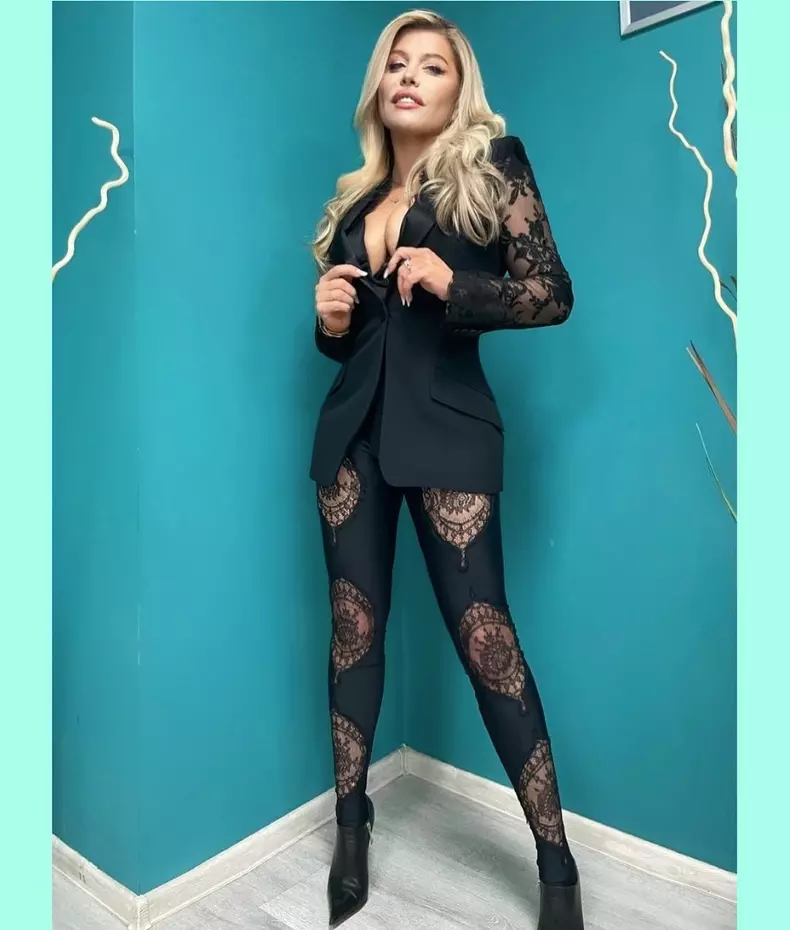 Loredana Groza a împlinit 51 de ani (1)