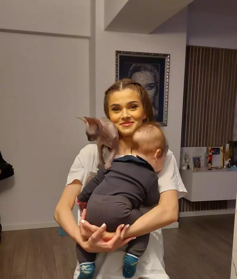 theo-rose-cu-sasha-in-brate-1