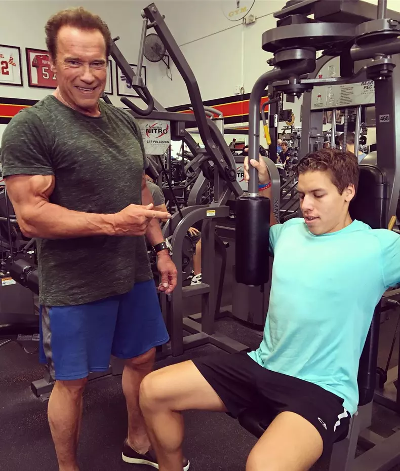 Joseph Baena și Arnold Schwarzenegger