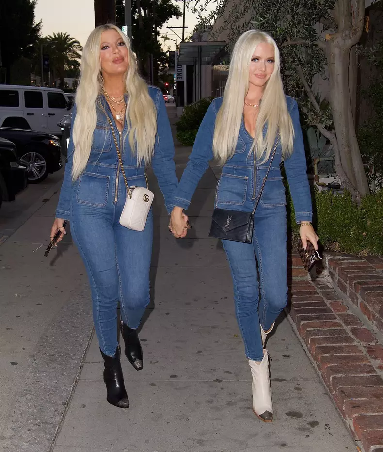 Twinning ! Tori Spelling Matches in Denim Jumpsuit with her Hairstylist Laura Rugetti at Catch LA, Los Angeles, California, USA - 02 Sep 2021